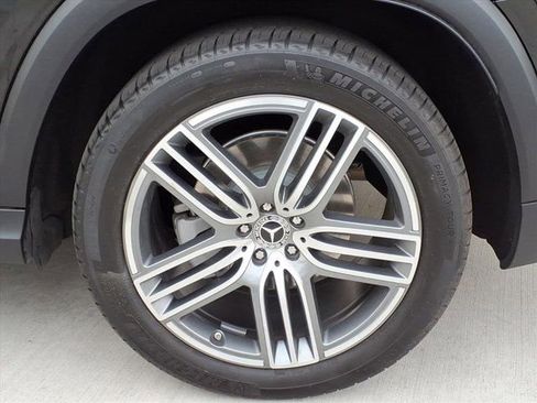 Used 2025 Mercedes-Benz GLS 450 4MATIC image 24