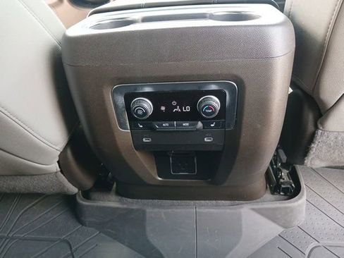 Used 2024 Chevrolet Tahoe Z71 w/ Luxury Package AWD/4WD image 23