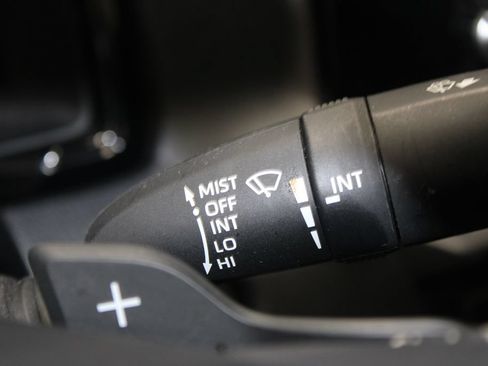 Used 2025 Toyota Camry SE FWD image 32