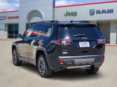 New 2026 Jeep Cherokee Laredo AWD/4WD image 4