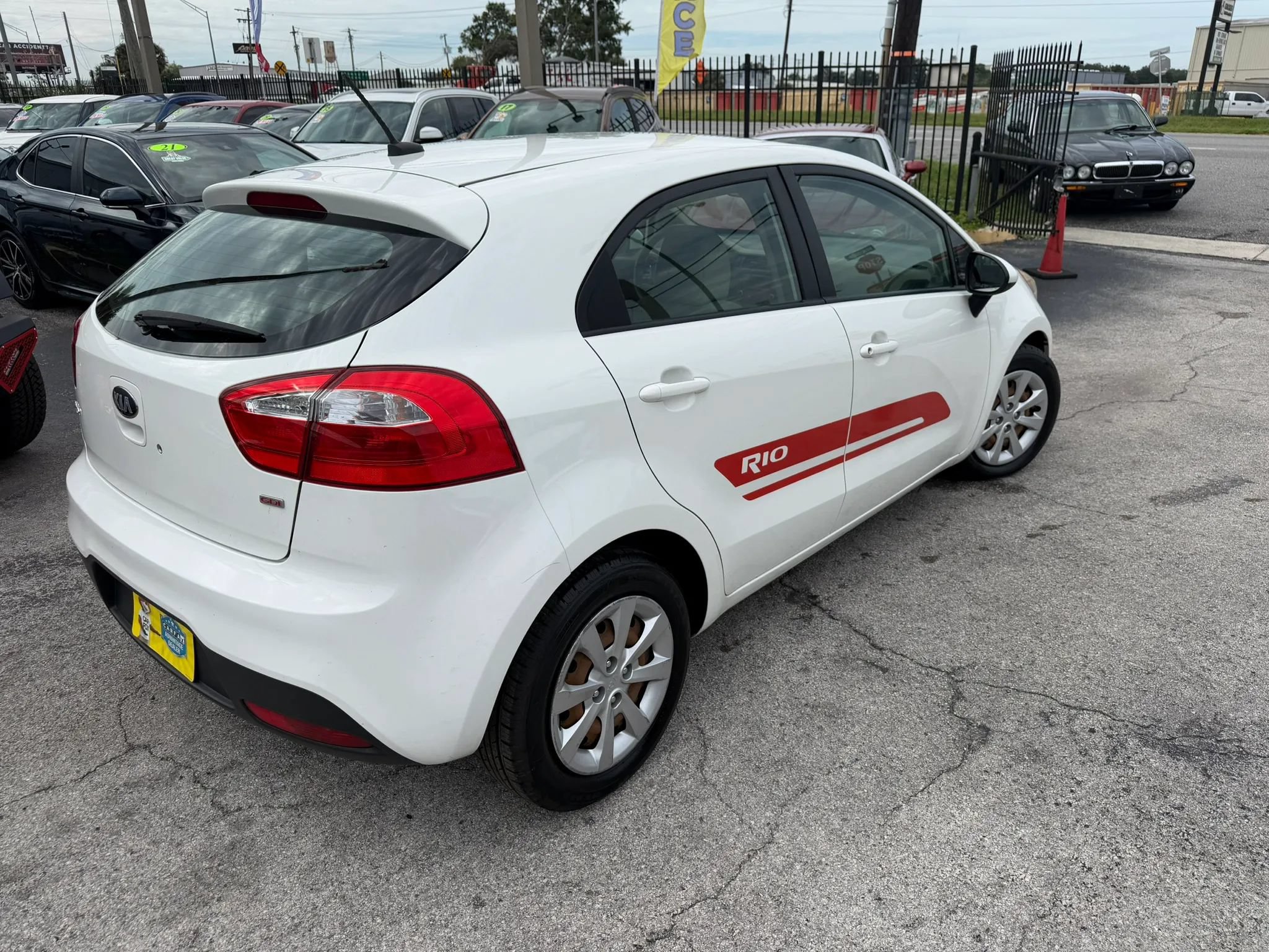 Used 2013 Kia Rio LX FWD image 4