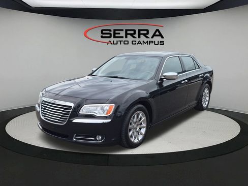 Used 2013 Chrysler 300 C RWD image 1