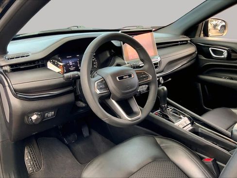 Used 2022 Jeep Compass Latitude FWD image 17