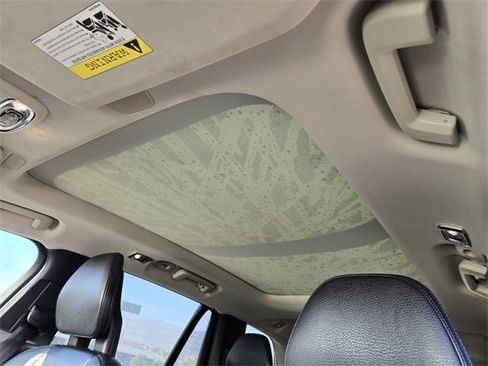 Used 2020 Volvo XC90 T8 Momentum image 11