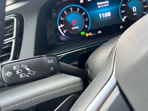 New 2026 Volkswagen Atlas Cross Sport SEL R-Line image 19