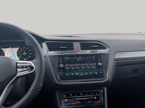 Used 2022 Volkswagen Tiguan SEL R-Line image 11