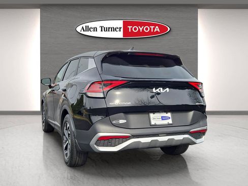 Used 2023 Kia Sportage EX image 9