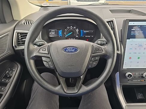 Used 2024 Ford Edge SE AWD/4WD image 16