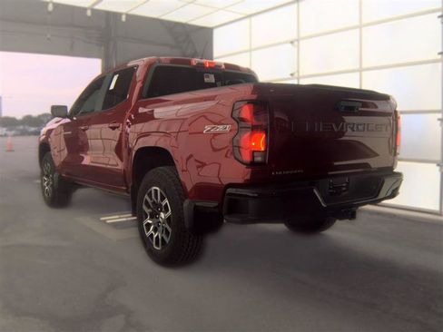 Used 2024 Chevrolet Colorado Z71 w/ Z71 Convenience Package 2 AWD/4WD image 8