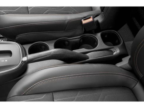 Used 2019 Chevrolet Trax LT w/ LT Convenience Package FWD image 18