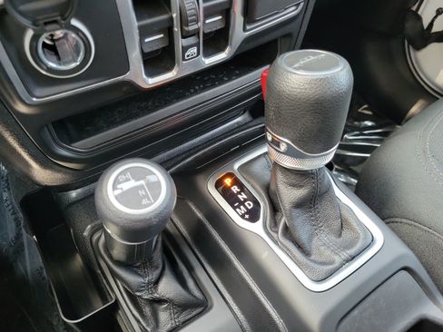 Used 2021 Jeep Gladiator Sport AWD/4WD image 29