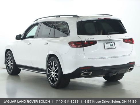 Used 2024 Mercedes-Benz GLS 580 4MATIC image 5