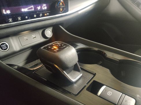 Used 2022 Nissan Rogue SV FWD image 26