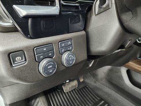 Used 2024 Chevrolet Silverado 2500 LT w/ Z71 Sport Edition image 46