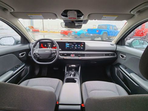 Used 2025 Kia K4 LXS image 31