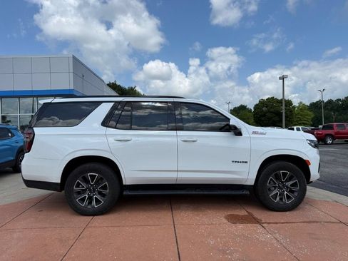Used 2023 Chevrolet Tahoe Z71 w/ Luxury Package AWD/4WD image 7