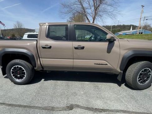 New 2026 Toyota Tacoma TRD Off-Road AWD/4WD image 9