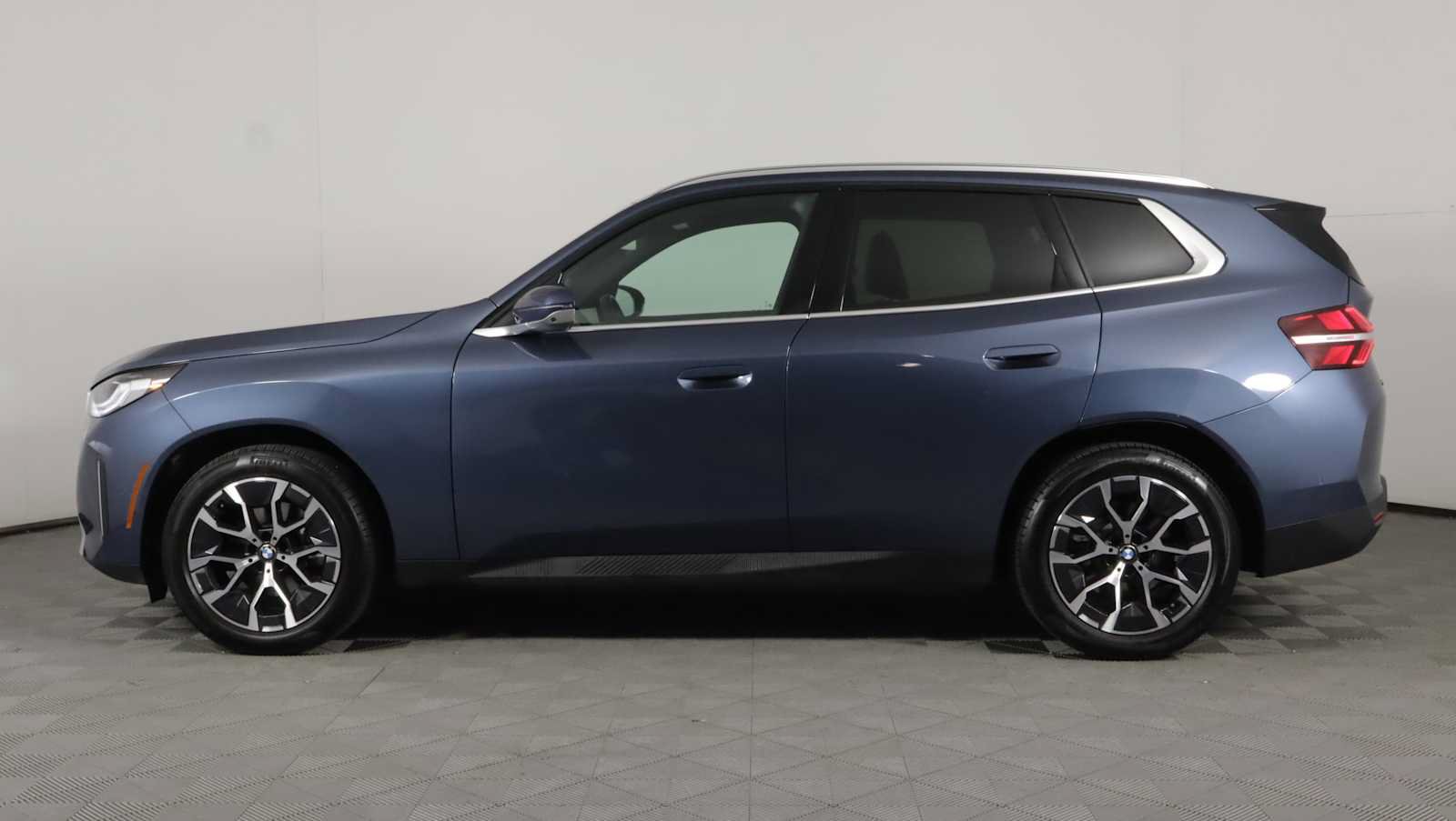 Used 2026 BMW X3 xDrive30i w/ Premium Package AWD/4WD image 8