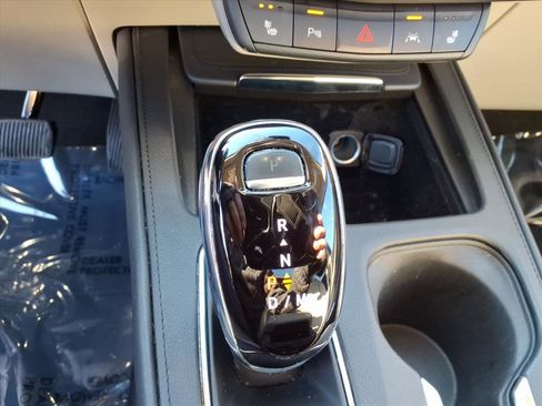 Certified 2023 Cadillac XT4 Luxury w/ Cold Weather Package image 32