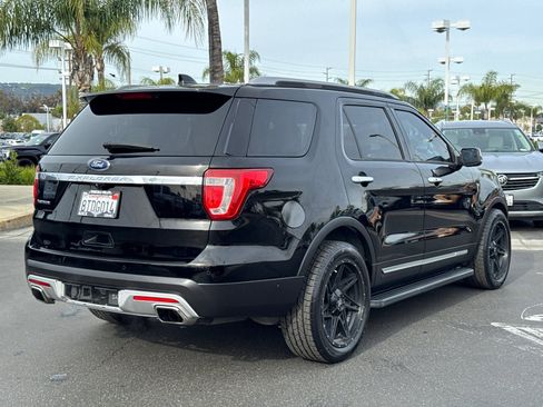 Used 2017 Ford Explorer Platinum image 15