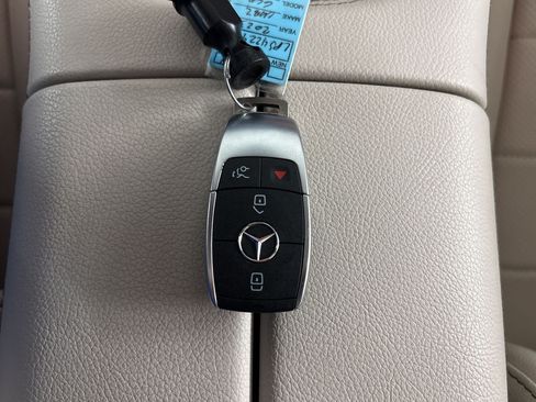 Used 2024 Mercedes-Benz GLS 450 4MATIC image 33