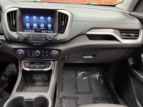 Used 2022 GMC Terrain SLT w/ Tech Package image 17