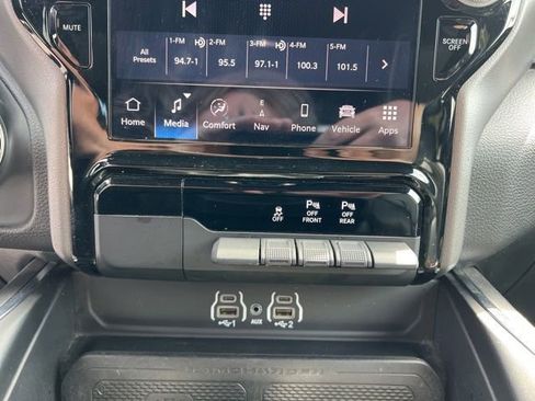 Used 2025 RAM 1500 Laramie image 24