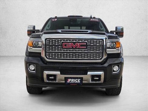 Used 2019 GMC Sierra 2500 Denali w/ Duramax Plus Package image 2