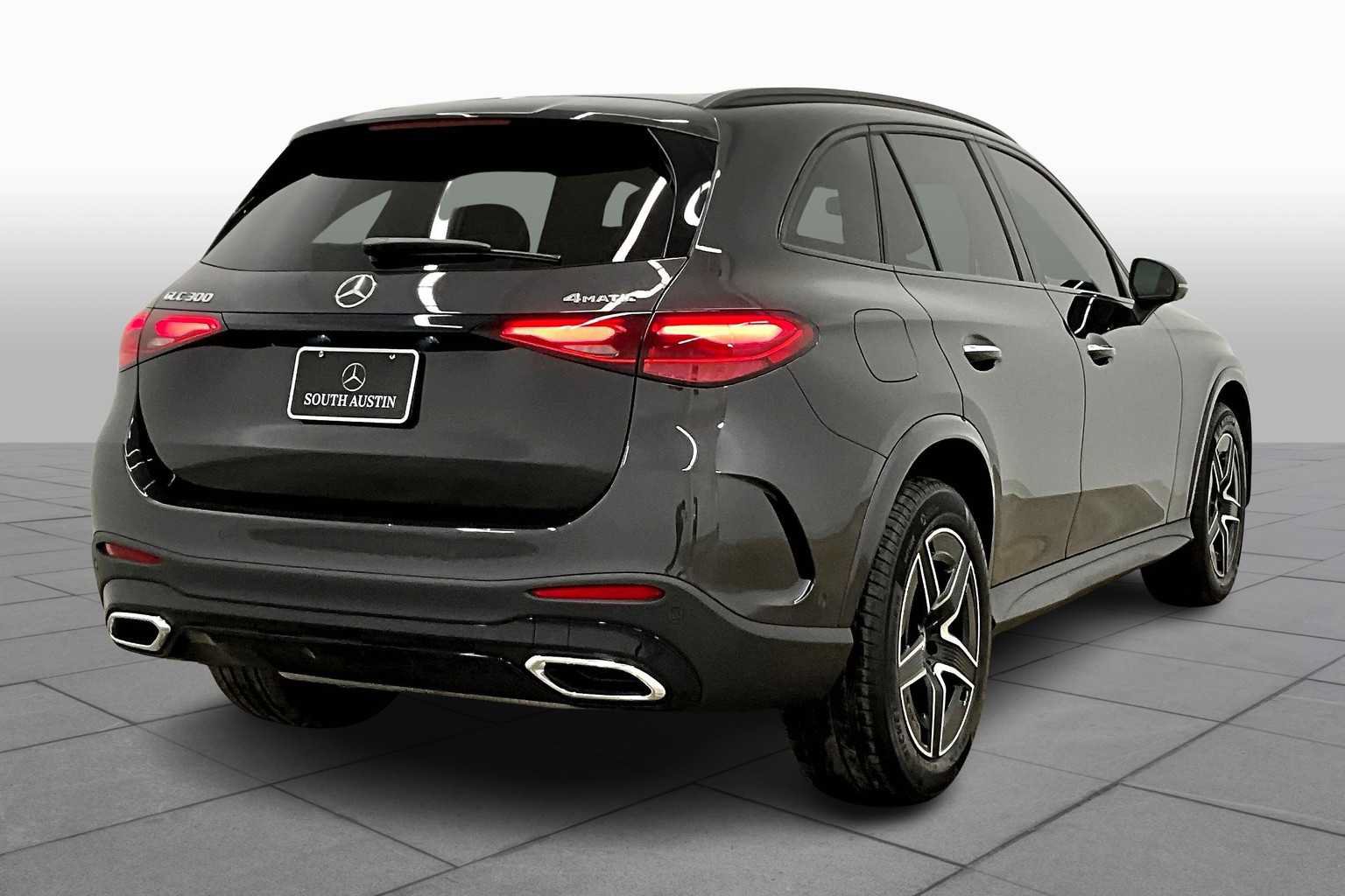 Used 2025 Mercedes-Benz GLC 300 4MATIC image 13