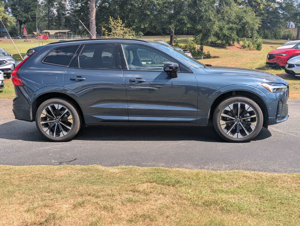 Used 2026 Volvo XC60 B5 Plus AWD/4WD image 7