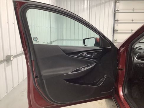Used 2019 Chevrolet Malibu LT image 14