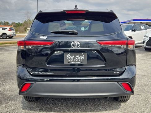Used 2022 Toyota Highlander XLE image 8