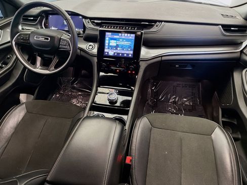 Used 2022 Jeep Grand Cherokee L Altitude image 12