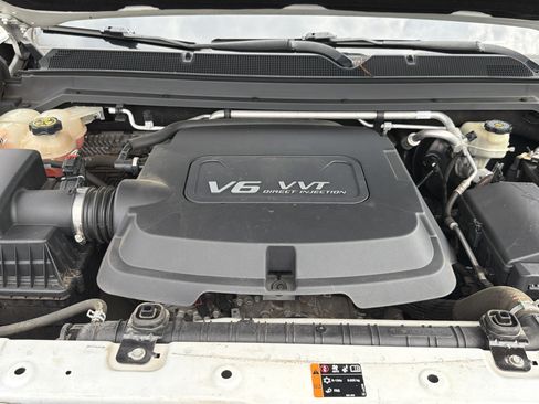 Used 2015 Chevrolet Colorado LT w/ Luxury Package image 40