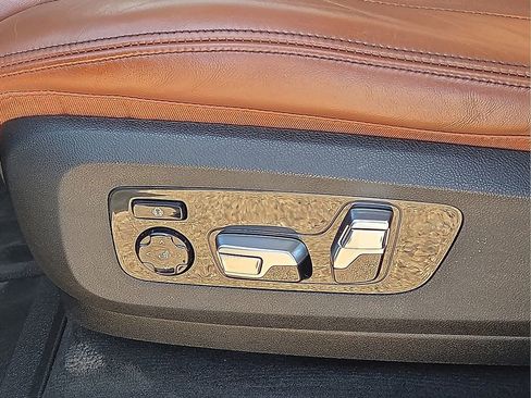 Used 2020 BMW X7 xDrive50i w/ Dynamic Handling Package image 25