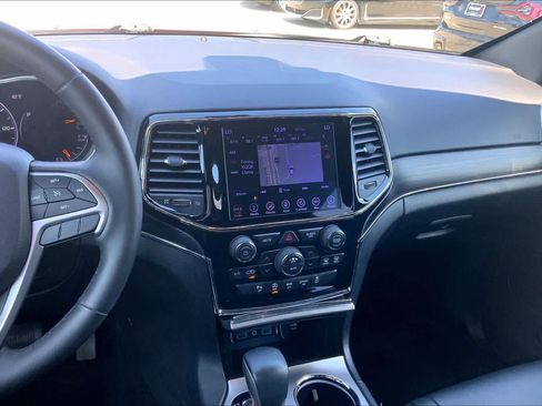 Used 2019 Jeep Grand Cherokee Limited image 6