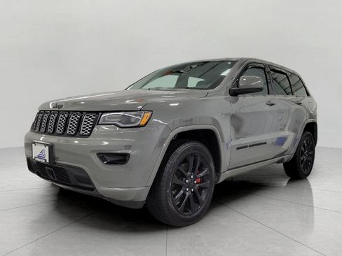 Used 2022 Jeep Grand Cherokee Laredo X image 12
