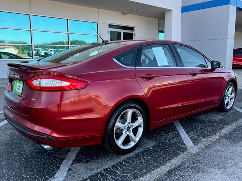 Used 2016 Ford Fusion SE FWD image 4