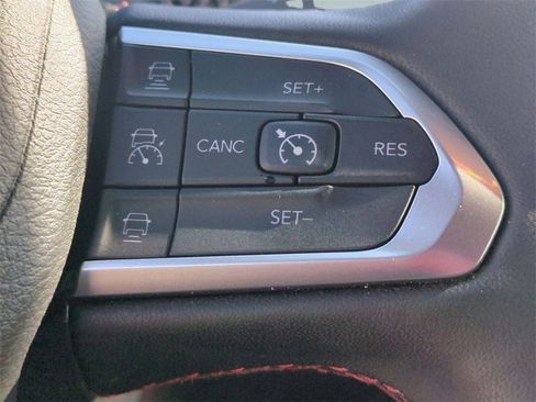 Used 2023 Jeep Compass Trailhawk image 20