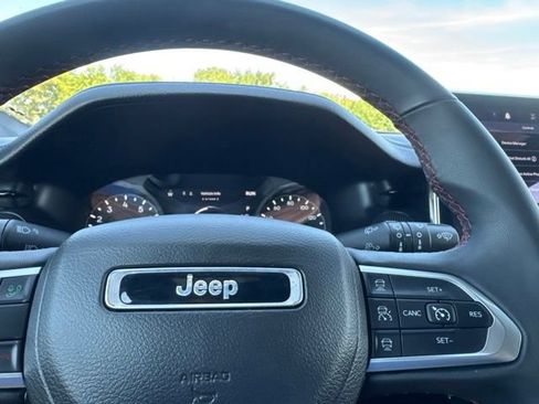Used 2024 Jeep Compass Trailhawk AWD/4WD image 14