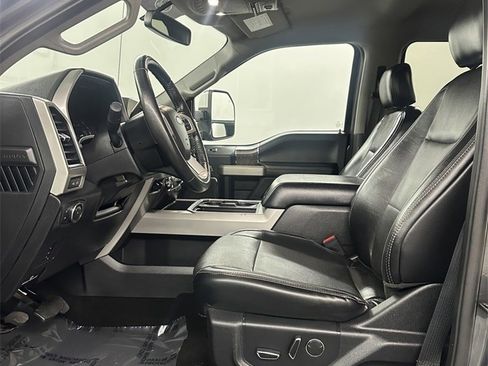 Used 2019 Ford F250 Lariat w/ Chrome Package image 12