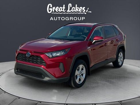 Used 2021 Toyota RAV4 LE image 1