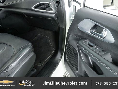 Used 2022 Chrysler Pacifica Touring-L w/ S Appearance Package FWD image 22