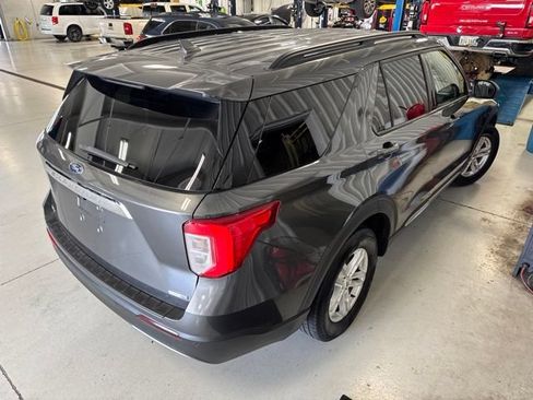 Used 2020 Ford Explorer XLT w/ Equipment Group 202A AWD/4WD image 11