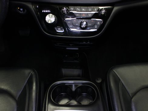 Used 2018 Chrysler Pacifica Touring-L Plus w/ Advanced Safetytec Group FWD image 22