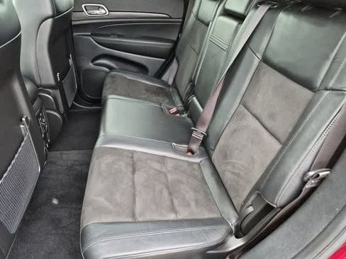 Certified 2022 Jeep Grand Cherokee Laredo X AWD/4WD image 19
