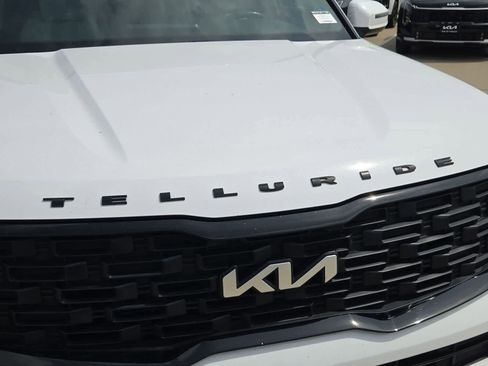 Used 2022 Kia Telluride EX w/ EX Premium Package image 11