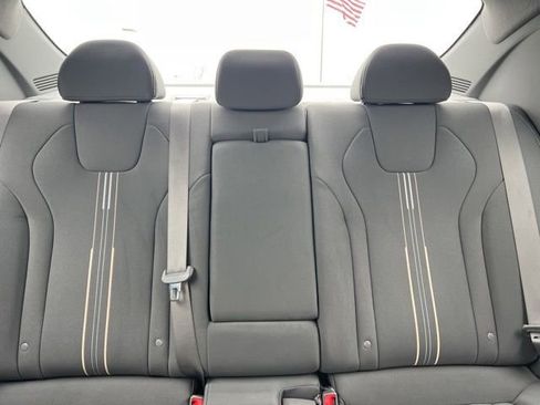 Used 2025 Hyundai Elantra SEL image 30