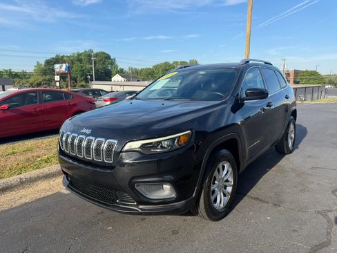 Used 2019 Jeep Cherokee Latitude w/ Popular Appearance Group AWD/4WD image 3