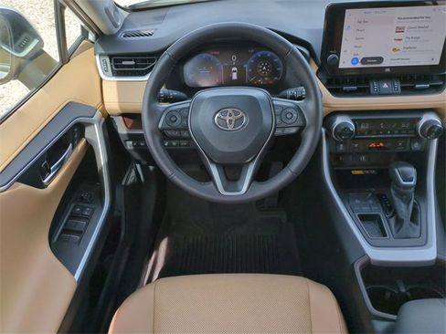 Used 2025 Toyota RAV4 Limited image 18